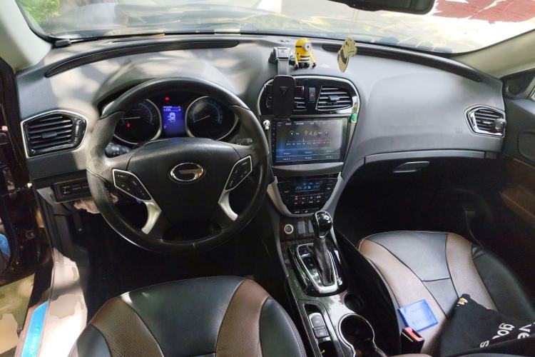 Used GAC Trumpchi GS5 Super 2016 1.8T Automatic Two-Wheel Drive Anniversary Edition Center Console