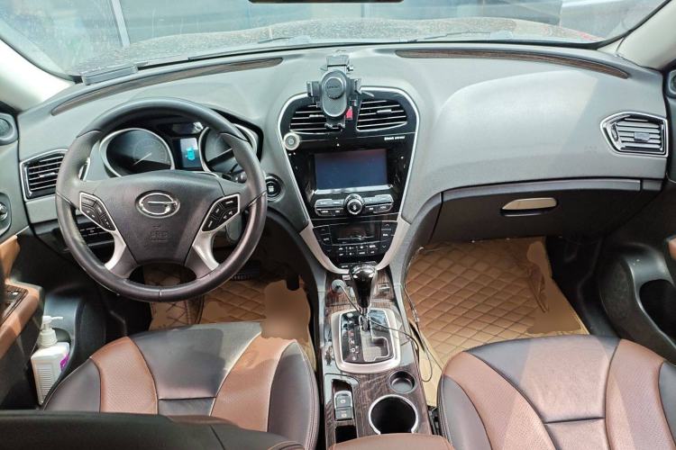 Used GAC Trumpchi GS5 Super 2016 2.0L Automatic Two-Wheel Drive Anniversary Edition Center Console