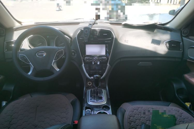 Used GAC Trumpchi GS5 Super 2016 2.0L Automatic Two-Wheel Drive Anniversary Edition Center Console