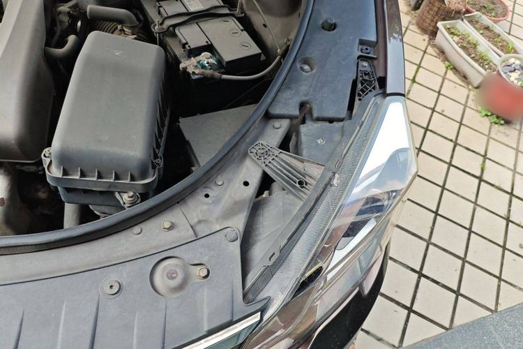 Used GAC Trumpchi GS5 Super 2016 2.0L Automatic Two-Wheel Drive Anniversary Edition Engine Bay Left