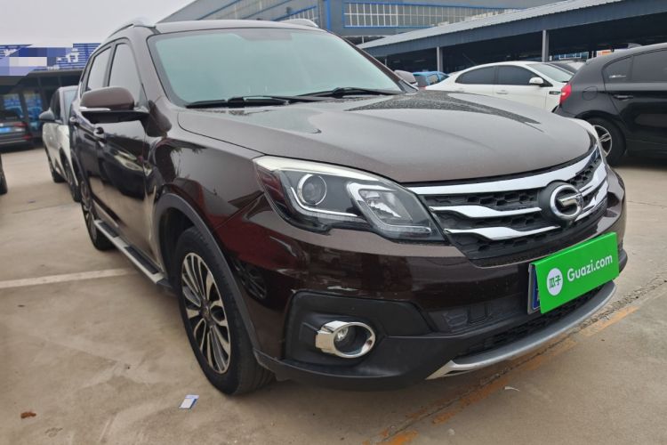 Used GAC Trumpchi GS5 Super 2016 2.0L Automatic Two-Wheel Drive Anniversary Edition Front Right 45 Deg