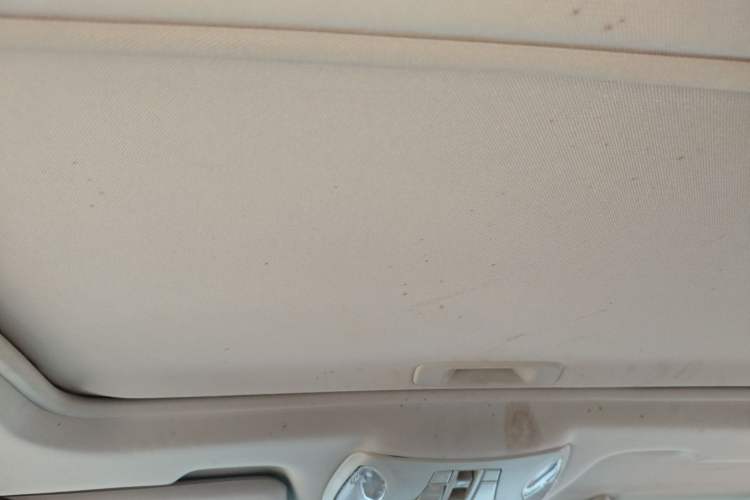 Used GAC Trumpchi GS5 Super 2016 2.0L Automatic Two-Wheel Drive Anniversary Edition Headliner