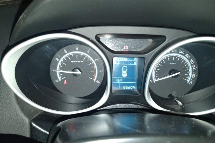 Used GAC Trumpchi GS5 Super 2016 2.0L Manual Two-Wheel Drive Comfort Edition Instrument Cluster