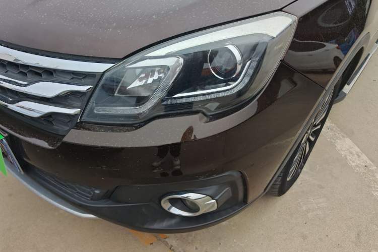 Used GAC Trumpchi GS5 Super 2016 2.0L Automatic Two-Wheel Drive Anniversary Edition Left Front Headlight