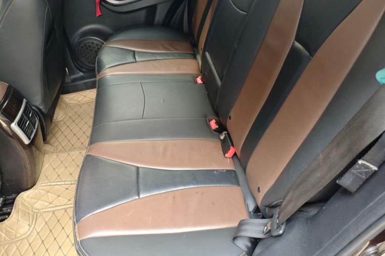 Used GAC Trumpchi GS5 Super 2016 2.0L Automatic Two-Wheel Drive Anniversary Edition Left Rear Seat