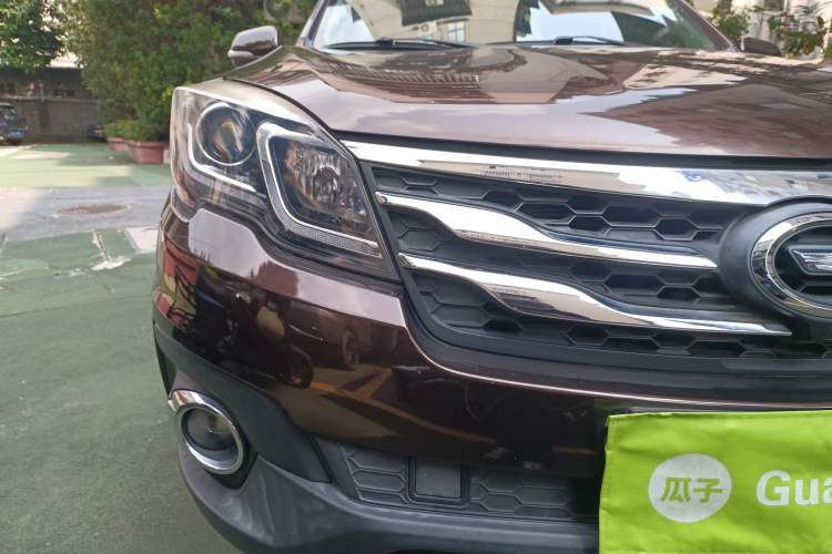 Used GAC Trumpchi GS5 Super 2016 1.8T Automatic Two-Wheel Drive Anniversary Edition Right Front Headlight