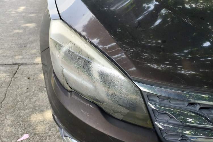 Used GAC Trumpchi GS5 Super 2016 1.8T Automatic Two-Wheel Drive Anniversary Edition Right Front Headlight