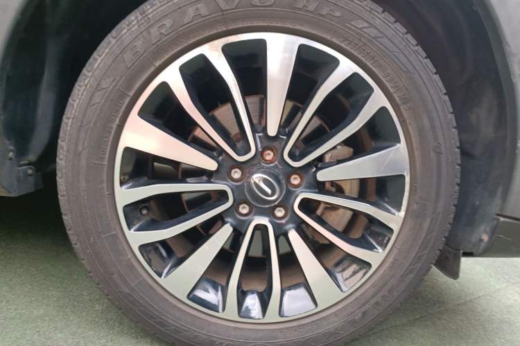 Used GAC Trumpchi GS5 Super 2016 1.8T Automatic Two-Wheel Drive Anniversary Edition Right Front Wheel Hub
