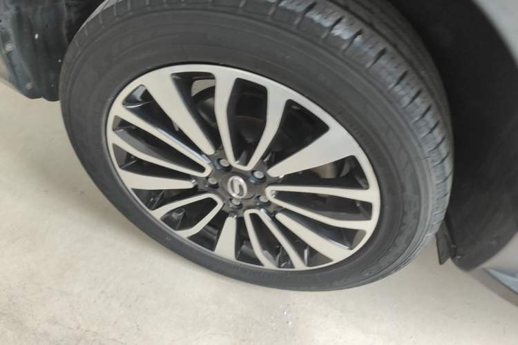 Used GAC Trumpchi GS5 Super 2016 1.8T Automatic Two-Wheel Drive Anniversary Edition Right Rear Wheel Hub