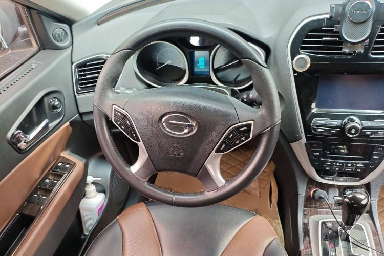 Used GAC Trumpchi GS5 Super 2016 2.0L Automatic Two-Wheel Drive Anniversary Edition Steering Wheel