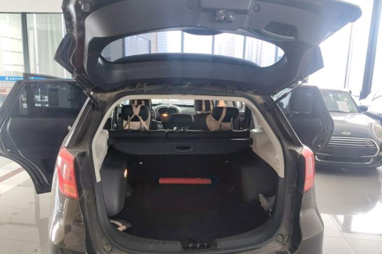 Used GAC Trumpchi GS5 Super 2016 2.0L Manual Two-Wheel Drive Comfort Edition Trunk