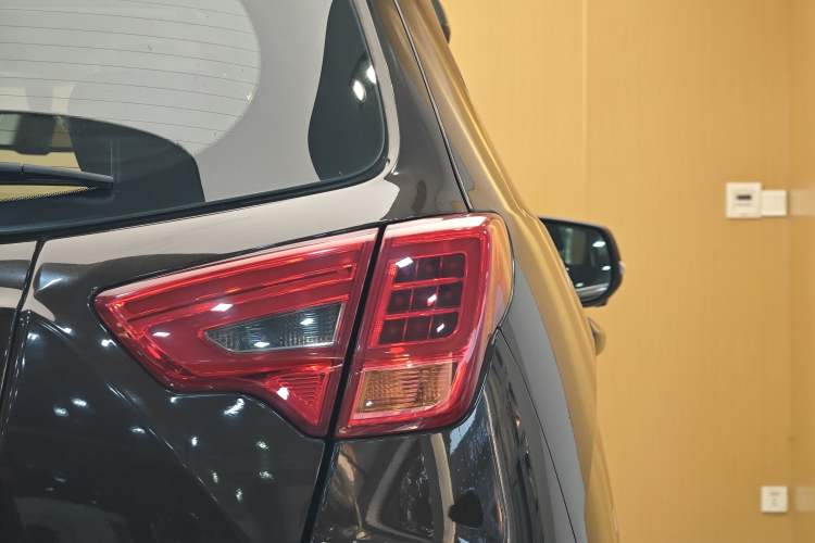 Used GAC Trumpchi GS5 Super 2016 2.0L Automatic Two-Wheel Drive Anniversary Edition Exterior 14
