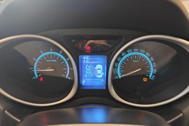 Used GAC Trumpchi GS5 Super 2016 2.0L Automatic Two-Wheel Drive Anniversary Edition Instrument Cluster