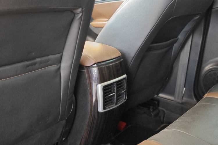 Used GAC Trumpchi GS5 Super 2016 2.0L Automatic Two-Wheel Drive Anniversary Edition Interior 10