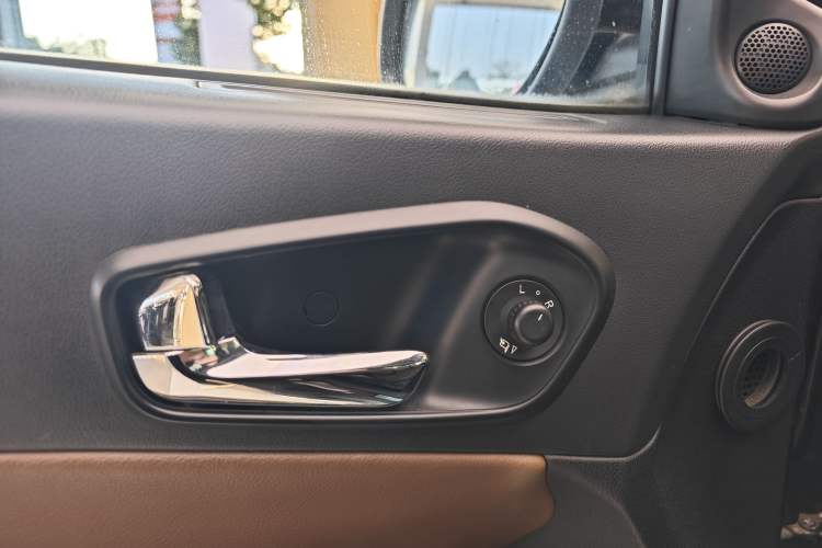 Used GAC Trumpchi GS5 Super 2016 2.0L Automatic Two-Wheel Drive Anniversary Edition Interior 5
