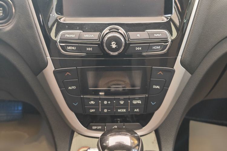 Used GAC Trumpchi GS5 Super 2016 2.0L Automatic Two-Wheel Drive Anniversary Edition Interior 6