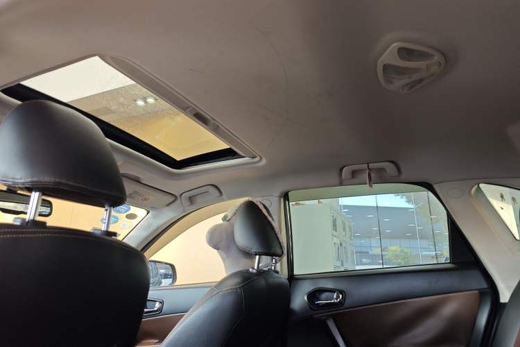 Used GAC Trumpchi GS5 Super 2016 2.0L Automatic Two-Wheel Drive Anniversary Edition Interior 9
