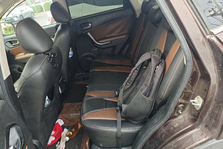 Used GAC Trumpchi GS5 Super 2016 2.0L Automatic Two-Wheel Drive Anniversary Edition Left Rear Seat