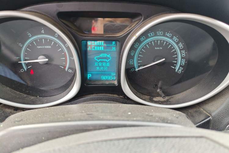 Used GAC Trumpchi GS5 Super 2016 2.0L Automatic Two-Wheel Drive Anniversary Edition Odometer Close Up