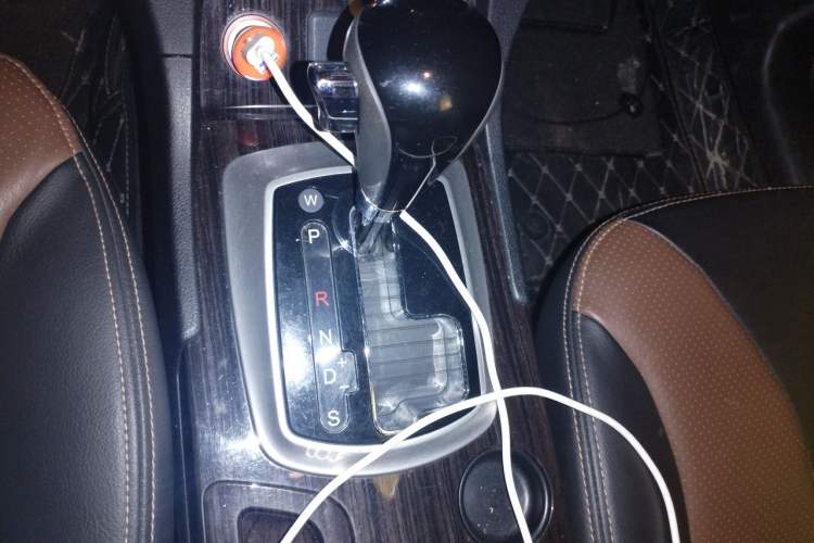 Used GAC Trumpchi GS5 Super 2016 2.0L Automatic Two-Wheel Drive Anniversary Edition Audio And AC Panel