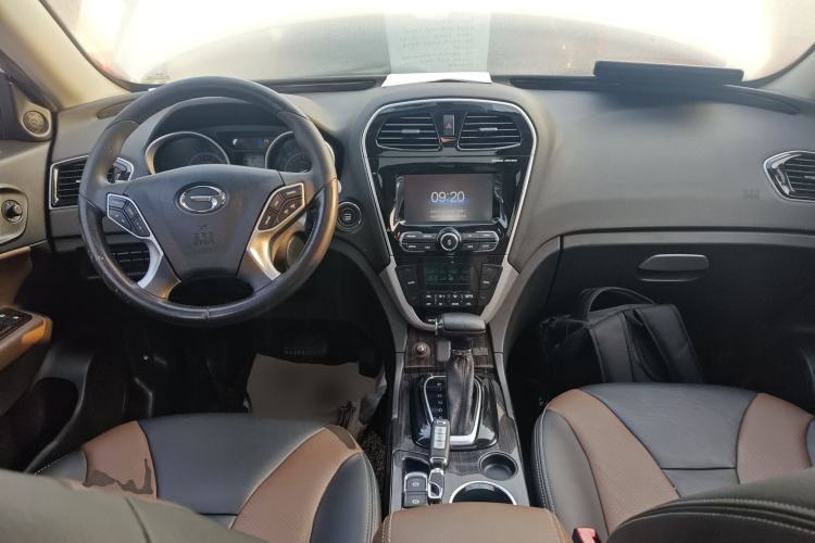 Used GAC Trumpchi GS5 Super 2016 1.8T Automatic Two-Wheel Drive Anniversary Edition Center Console