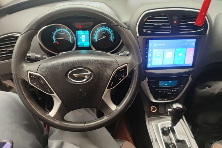 Used GAC Trumpchi GS5 Super 2016 2.0L Automatic Two-Wheel Drive Anniversary Edition Center Console