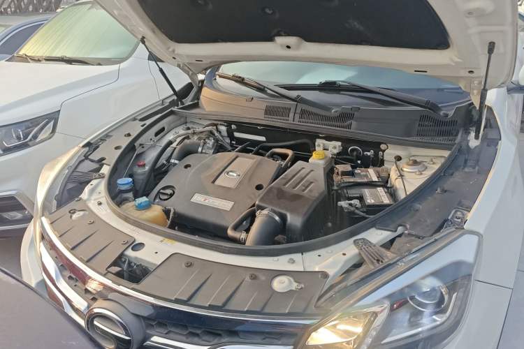 Used GAC Trumpchi GS5 Super 2016 1.8T Automatic Two-Wheel Drive Anniversary Edition Engine Bay