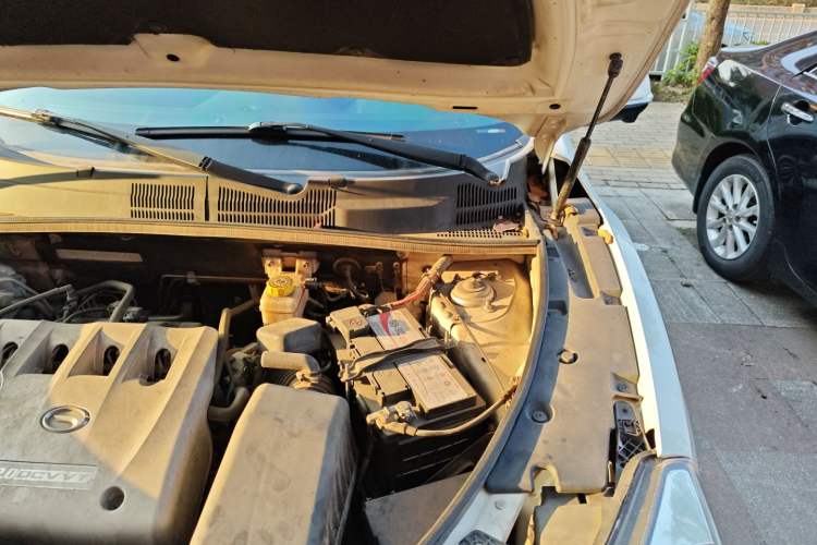 Used GAC Trumpchi GS5 Super 2016 2.0L Automatic Two-Wheel Drive Anniversary Edition Engine Bay Left