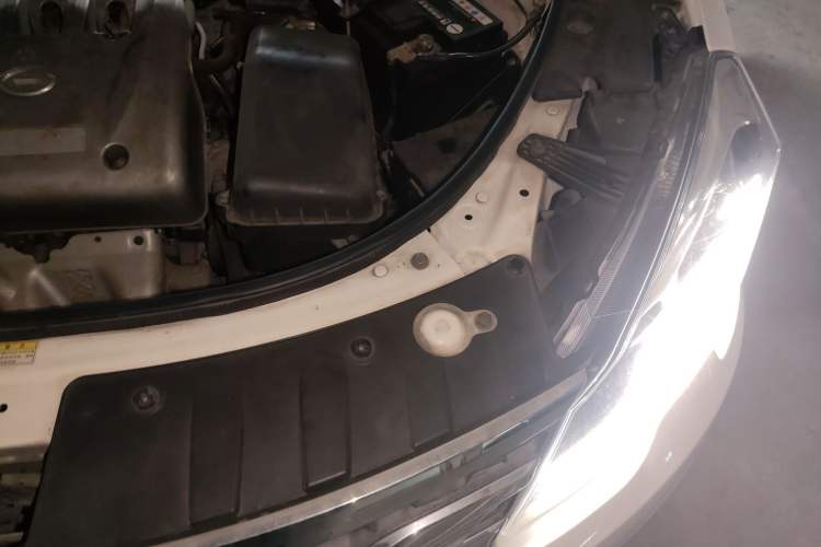 Used GAC Trumpchi GS5 Super 2016 2.0L Automatic Two-Wheel Drive Anniversary Edition Engine Bay Left