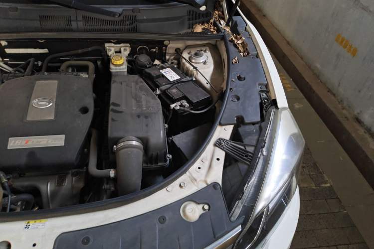 Used GAC Trumpchi GS5 Super 2016 1.8T Automatic Two-Wheel Drive Anniversary Edition Engine Bay Left