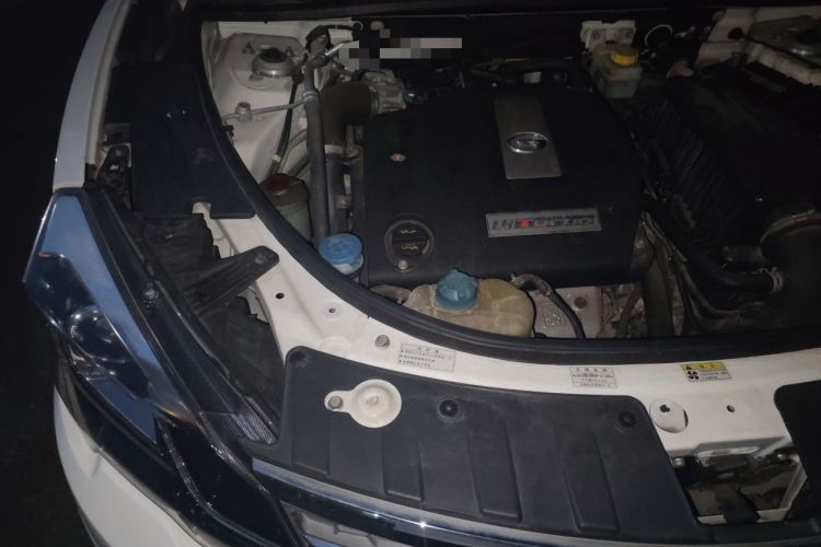 Used GAC Trumpchi GS5 Super 2016 1.8T Automatic Two-Wheel Drive Anniversary Edition Engine Bay Right