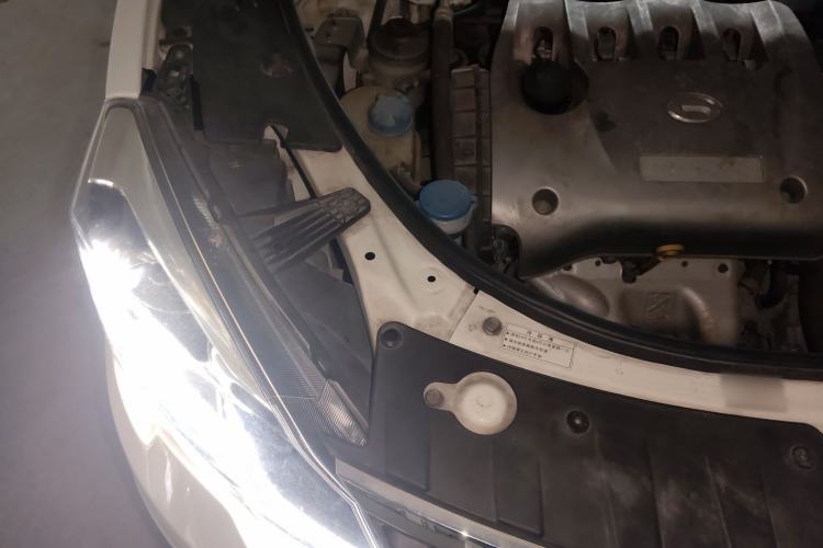 Used GAC Trumpchi GS5 Super 2016 2.0L Automatic Two-Wheel Drive Anniversary Edition Engine Bay Right