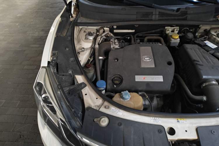 Used GAC Trumpchi GS5 Super 2016 1.8T Automatic Two-Wheel Drive Anniversary Edition Engine Bay Right