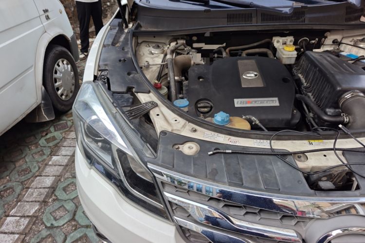 Used GAC Trumpchi GS5 Super 2016 1.8T Automatic Two-Wheel Drive Anniversary Edition Engine Bay Right