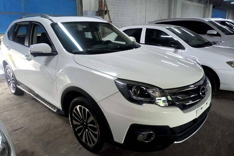 Used GAC Trumpchi GS5 Super 2016 2.0L Automatic Two-Wheel Drive Anniversary Edition Front Right 45 Deg
