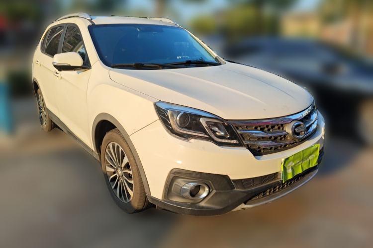 Used GAC Trumpchi GS5 Super 2016 2.0L Automatic Two-Wheel Drive Anniversary Edition Front Right 45 Deg