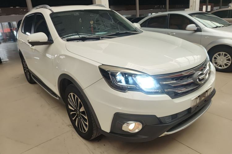 Used GAC Trumpchi GS5 Super 2016 2.0L Automatic Two-Wheel Drive Anniversary Edition Front Right 45 Deg