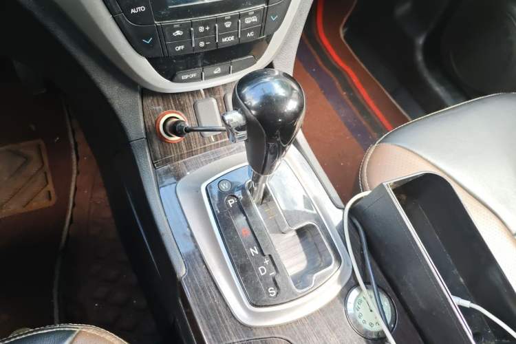 Used GAC Trumpchi GS5 Super 2016 2.0L Automatic Two-Wheel Drive Anniversary Edition Gear Lever