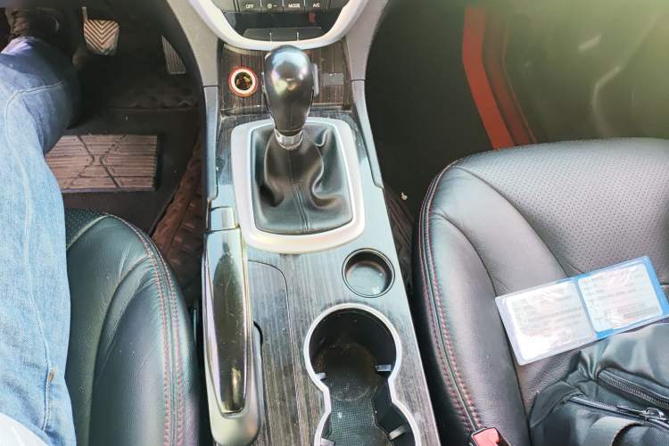 Used GAC Trumpchi GS5 Super 2016 2.0L Manual Two-Wheel Drive Comfort Edition Gear Lever