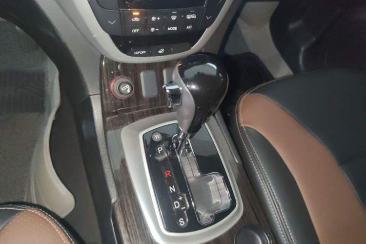 Used GAC Trumpchi GS5 Super 2016 2.0L Automatic Two-Wheel Drive Anniversary Edition Gear Lever