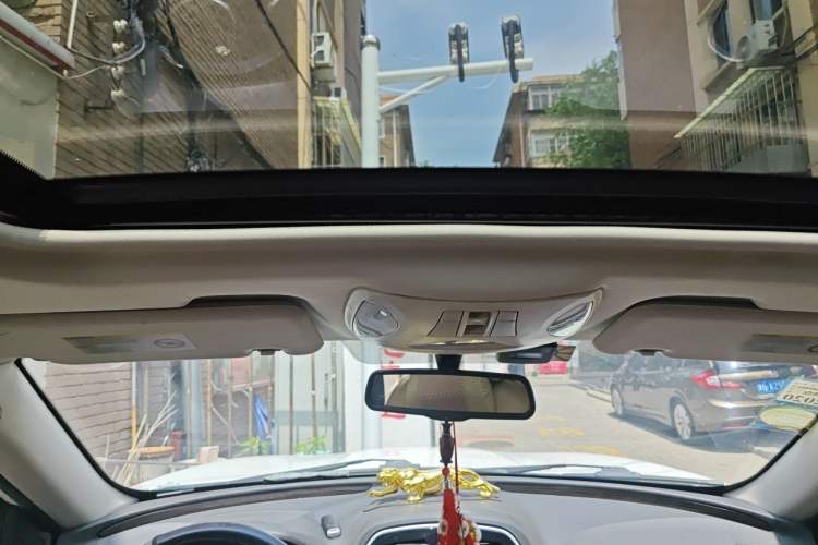 Used GAC Trumpchi GS5 Super 2016 2.0L Automatic Two-Wheel Drive Anniversary Edition Headliner