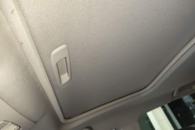 Used GAC Trumpchi GS5 Super 2016 2.0L Automatic Two-Wheel Drive Anniversary Edition Headliner