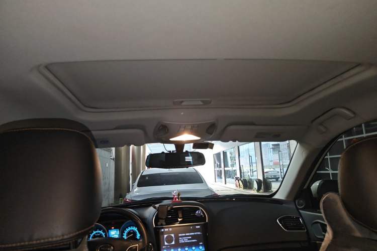 Used GAC Trumpchi GS5 Super 2016 1.8T Automatic Two-Wheel Drive Anniversary Edition Headliner