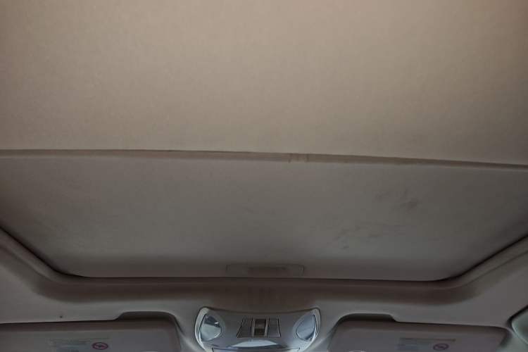 Used GAC Trumpchi GS5 Super 2016 1.8T Automatic Two-Wheel Drive Anniversary Edition Headliner