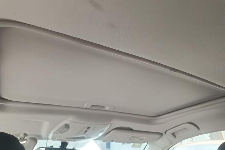 Used GAC Trumpchi GS5 Super 2016 2.0L Automatic Two-Wheel Drive Anniversary Edition Headliner