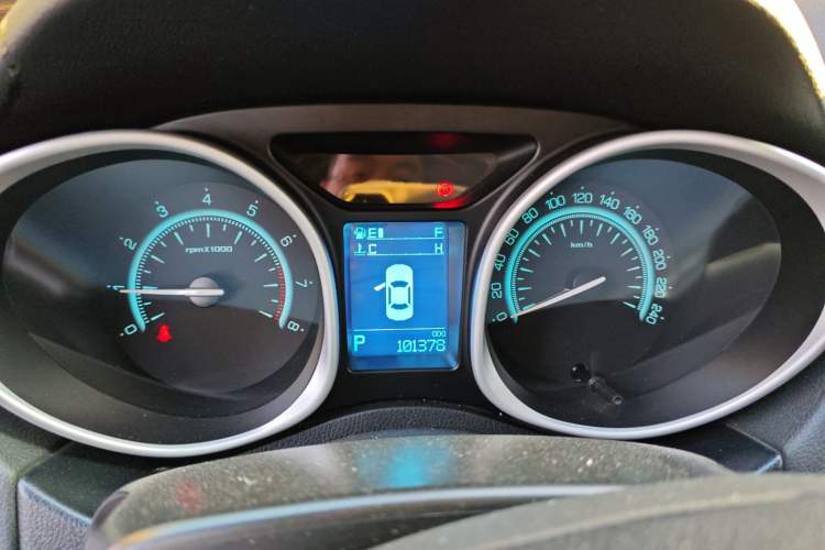 Used GAC Trumpchi GS5 Super 2016 2.0L Automatic Two-Wheel Drive Anniversary Edition Instrument Cluster