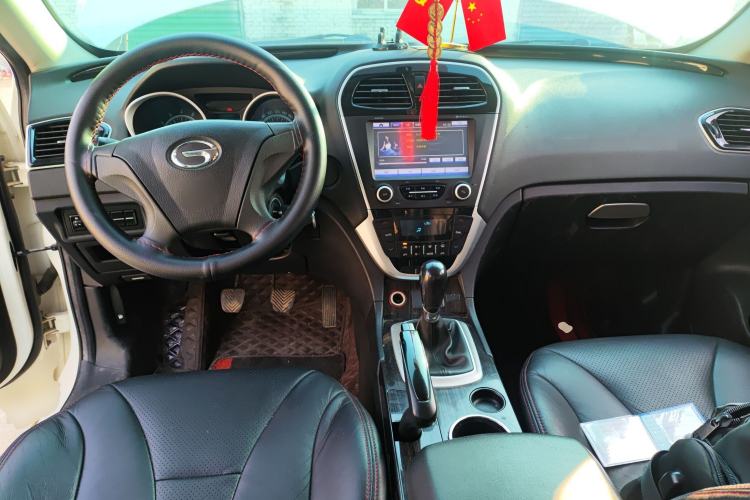 Used GAC Trumpchi GS5 Super 2016 2.0L Manual Two-Wheel Drive Comfort Edition Interior 2