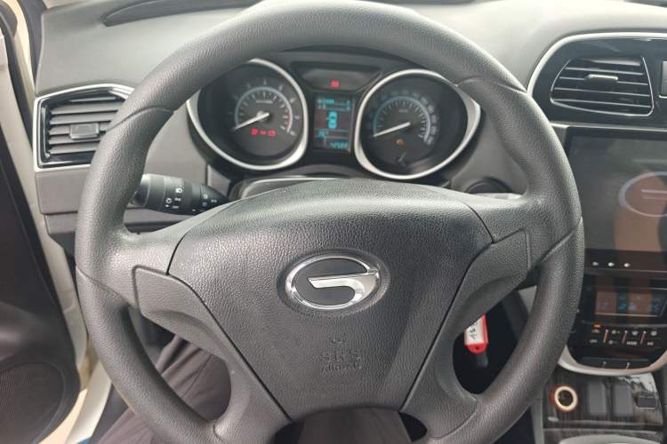 Used GAC Trumpchi GS5 Super 2016 2.0L Manual Two-Wheel Drive Comfort Edition Interior 2
