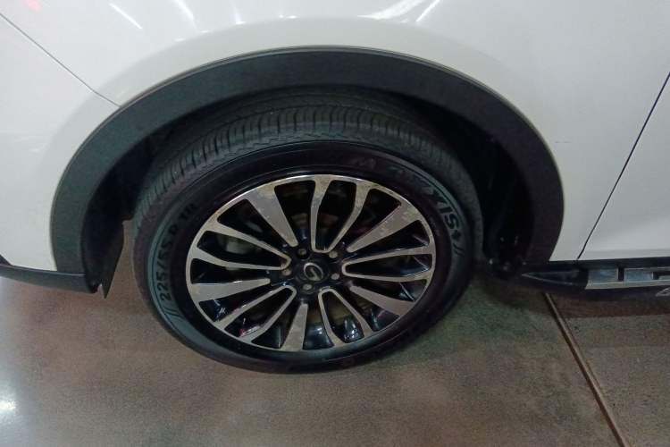 Used GAC Trumpchi GS5 Super 2016 1.8T Automatic All-Wheel-Drive Anniversary Edition Left Front Wheel Hub