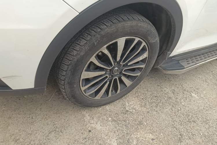 Used GAC Trumpchi GS5 Super 2016 2.0L Automatic Two-Wheel Drive Anniversary Edition Left Front Wheel Hub